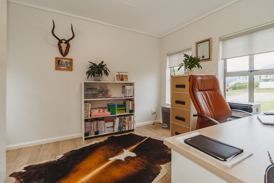 4 Bedroom Property for Sale in Mont Fleur Mountain Estate Western Cape